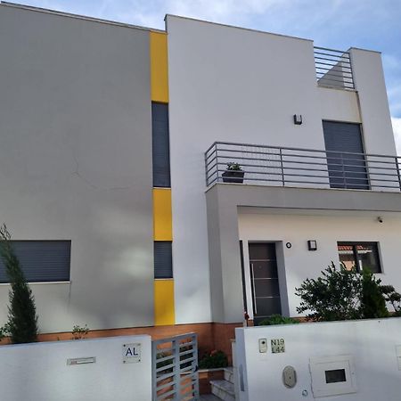 Mikaela Guest House Odivelas  Exterior photo